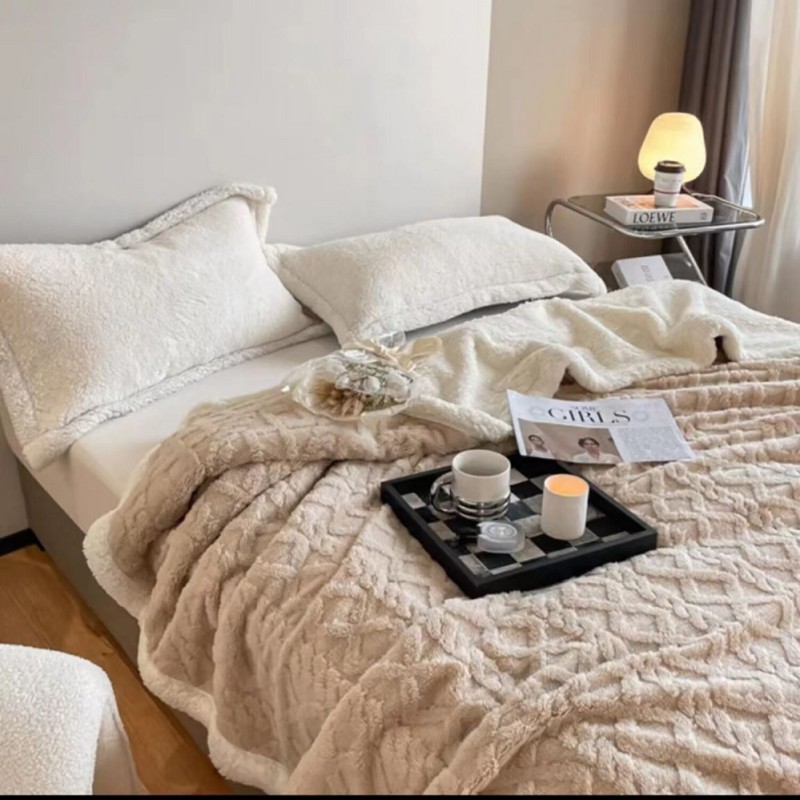 PATURĂ TRICOT CU BLĂNIȚĂ – CAPUCINO
